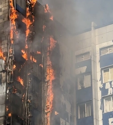 Россияне ударили по бизнес-центру в Одессе — есть раненые