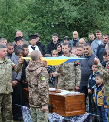 Йому було лише 19: на Волині попрощалися з юним Захисником Арсеном Хачатряном