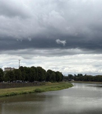 На вихідних прогнозують до 28° тепла та хмарність на Закарпатті