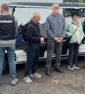 На Волині передали прикордонникам трьох іноземців для видворення з України