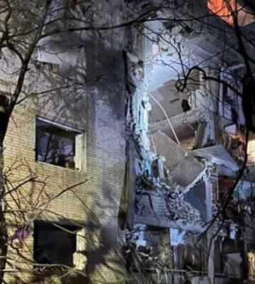 Россия нанесла удар по Сумам: есть попадания в многоэтажные дома, под завалами могут находиться люди