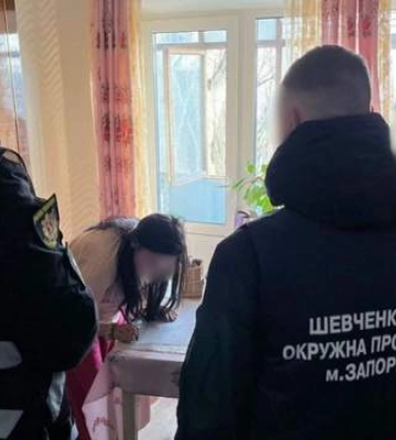 У Запоріжжі жінка намагалася продати двох доньок за кордон