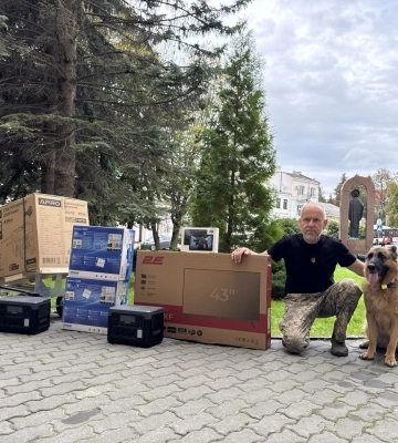 Генератори, Starlink та радіостанції: Луцька громада передала нову допомогу захисникам