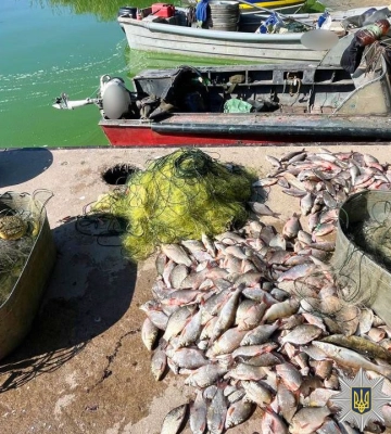 Збитки на понад 2 мільйони гривень: поблизу Світлогірського викрили браконьєрів на промисловому судні 
