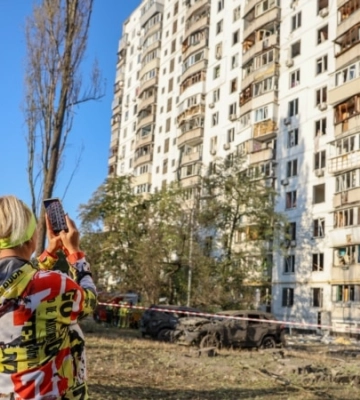 Кличко: через атаку російських дронів по Києву загорілась господарча будівля