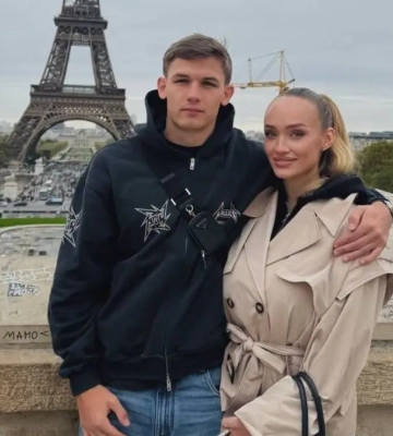 Дружина Сікана поділилася рідкісним особистим фото разом із Данилом із повсякденного життя