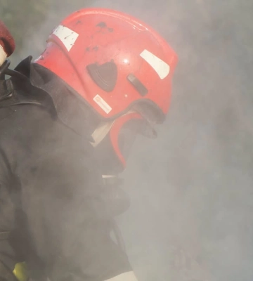 У Шептицькому районі вночі сталася пожежа в будинку: постраждала жінка