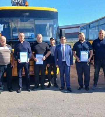 Автопарк шкіл Одещини поповнили нові інклюзивні автобуси