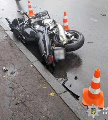 У Рівному внаслідок ДТП травмувався 23-річний мотоцикліст