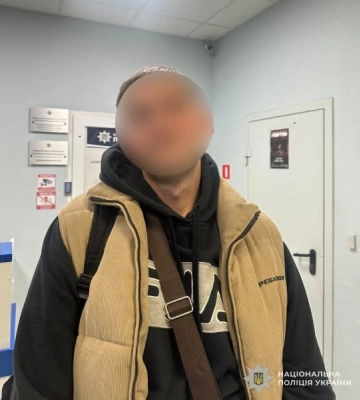 Гаманець, гроші та документи: у Львові затримали чоловіка за крадіжку в магазині