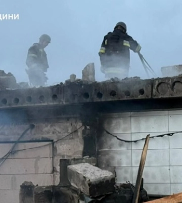 На Київщині через ворожу атаку поранено жінку