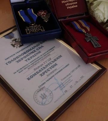 В громаді на Рівненщині родинам загиблих воїнів передали посмертні нагороди (ФОТО)