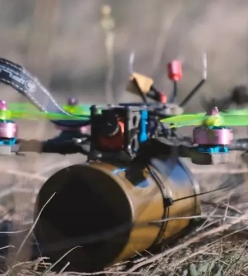 В Сумской области российский FPV-дрон врезался в автомобиль, погибли четыре человека