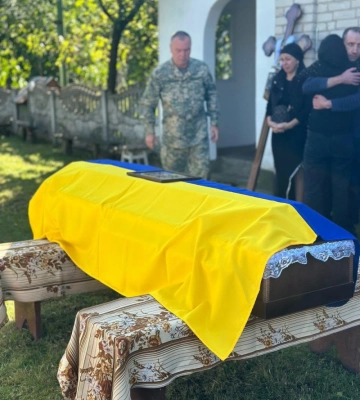 Повернувся додому «на щиті»: на Волині попрощалися із захисником Сергієм Міньковським