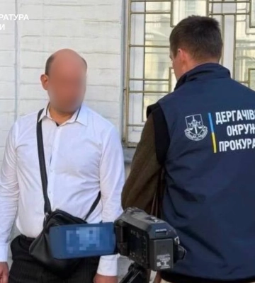 За деньги решал «квартирный вопрос»: госисполнителя подозревают в Харькове