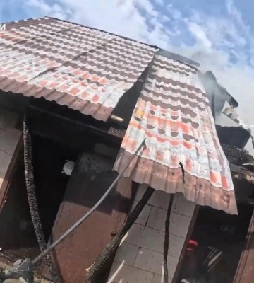 Пожежа на Сарненщині знищила покрівлю господарської будівлі та електроінструмент (ВІДЕО)