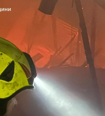 В Киевской области из-за атаки РФ произошел пожар на предприятии
