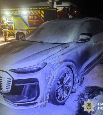 Підпалив автомобіль на стоянці у Рівному: 24-річному чоловіку повідомили про підозру