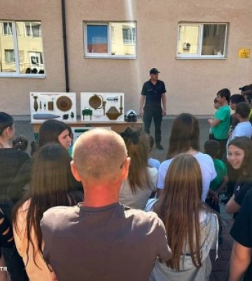Чому звичайний предмет може вбити? Учні Великоберезької школи дізналися таємниці мінної безпеки