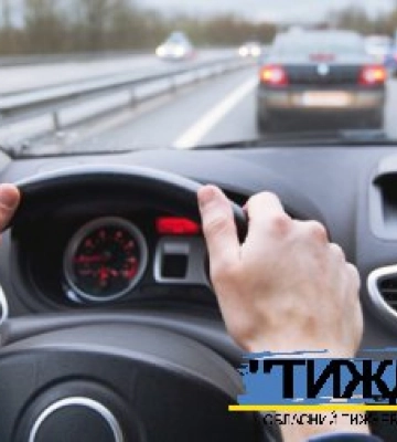 Водіям хочуть підвищити штрафи за шум, але не за швидкість