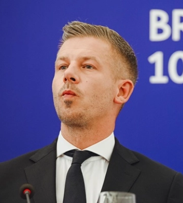Мадяра возмутила идея нефтехранилищ Украины в Венгрии