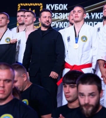 Зеленский вручил награды победителям Кубка президента Украины по рукопашному бою