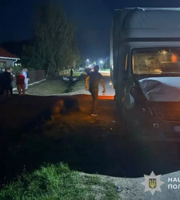 ДТП на Львівщині: автомобіль збив двох дівчат, одна з яких загинула на місці ДТП