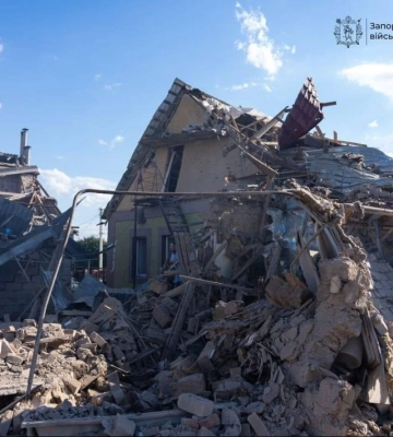 Один погибший и трое раненых в Запорожском районе: оккупационные войска нанесли удары по 55 населенным пунктам