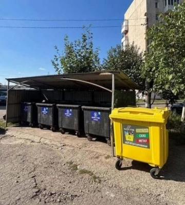 У Рівному та Квасилові встановили близько 400 контейнерів для роздільного збору сміття