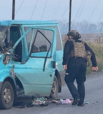 З початку доби РФ двічі вдарила по Золочівській громаді: постраждали дві жінки, пошкоджені будинки та авто