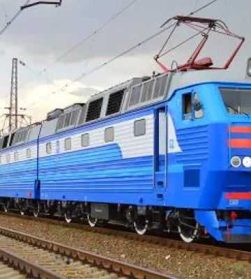 Атаки рф спричинили затримки поїздів до 14 годин
