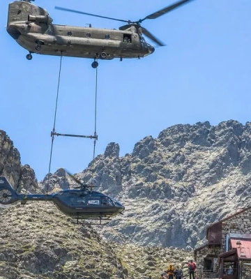 Chinook евакуював вертоліт Цивільної гвардії в Іспанії — AeroTime