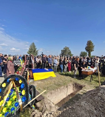 Помер під час служби: на Волині попрощалися з 55-річним Героєм Миколою Соловенюком