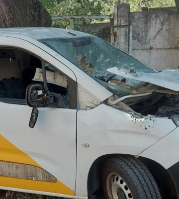 Окупанти вдарила по пересувному відділенню «Укрпошти» на Сумщині, поранено працівників