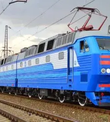Атаки рф спричинили затримки поїздів до 14 годин