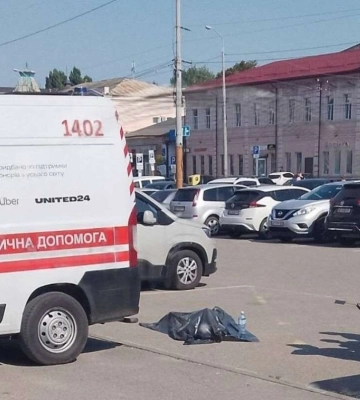 Неподвижно лежал на обочине: возле «Озерки» в Днепре нашли тело пенсионера