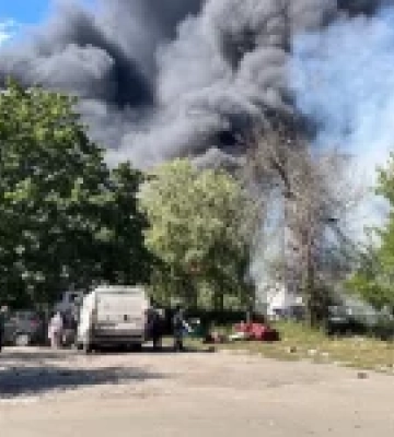 Авіаудар по Краматорську: поранено двох людей, знищено пожежу в закладі освіти