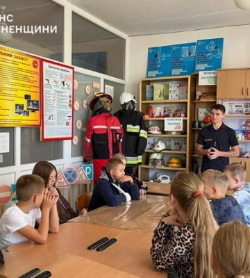 На Рівненщині рятувальники проводять для школярів уроки з мінної та пожежної безпеки (ФОТО)