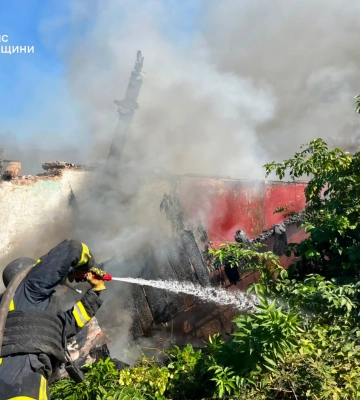 Палали склади та будинки: ДСНС показала наслідки ворожого удару по Одещині