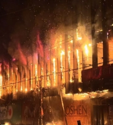 ОВА: в Запоріжжі через удар РФ постраждали 5 людей, пошкоджені багатоповерхівки, ТЦ