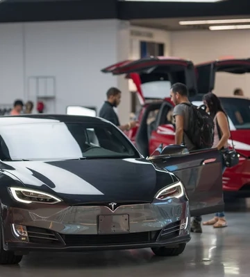 Tesla, BYD чи Nissan: які електромобілі стали найпопулярнішими в різних регіонах України