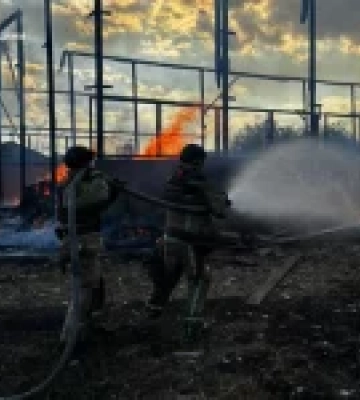 Росіяни вдарили по підприємству на Чернігівщині: знищено техніку, травмована худоба