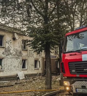 Россия нанесла удары по жилым домам и железной дороге в Харьковской области: есть жертвы