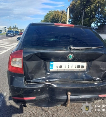 На Львівщині внаслідок зіткнення бусика та легковика постраждала 36-річна жінка, - поліція