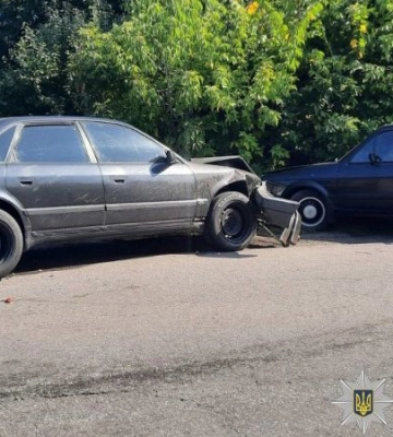 В Опішнянській громаді зіткнулися Audi та Volkswagen: водія одного із легковиків госпіталізували
