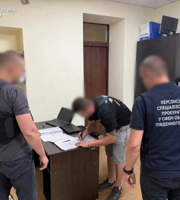 Кулаки замість дисципліни: двом військовослужбовцям оголошено про підозру в насильстві щодо підлеглих